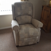 M/M Smith from Bilsthorpe - New Lambley electric recliner in Caledonian fabric